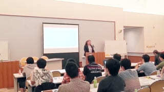 東京都文京シビックセンターにて加藤なぎさ代表セミナー風景の写真